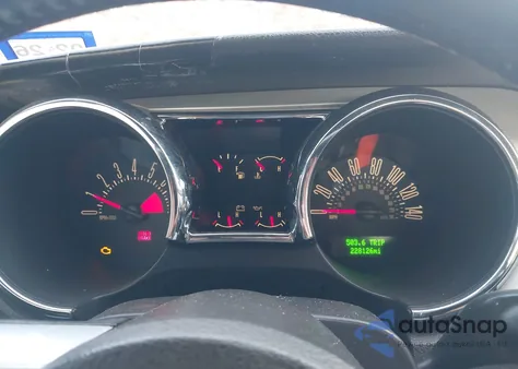 2005 Ford Mustang Gt Deluxe/Gt Premium из США, поврежденный, VIN 1ZVFT82HX55242207